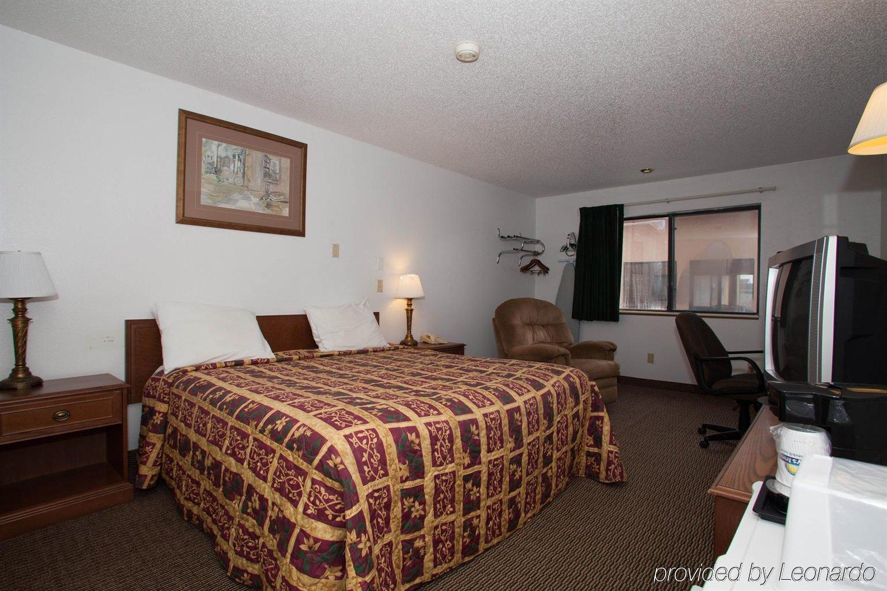 Super 8 By Wyndham Shenandoah Hotell Exteriör bild